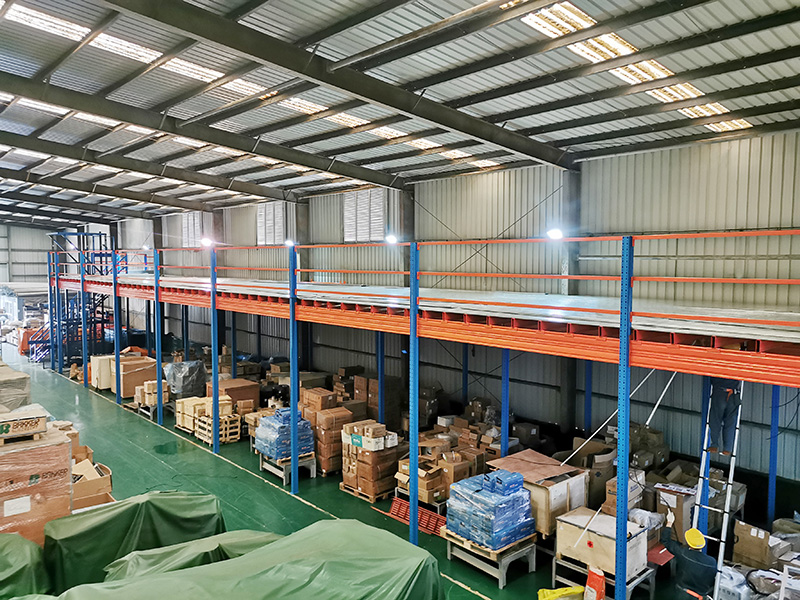 千萬別選這款閣樓貨架，我怕你用了就離不開，竟讓倉庫提升多2倍的儲(chǔ)物空間。